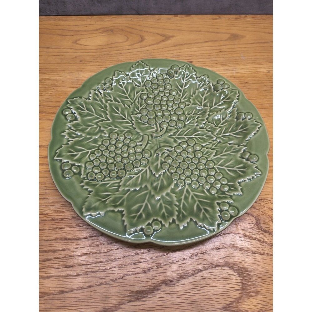 Bordhallo Pinhiero Style Green Cabbageware Grapes Decorative Plate 11"